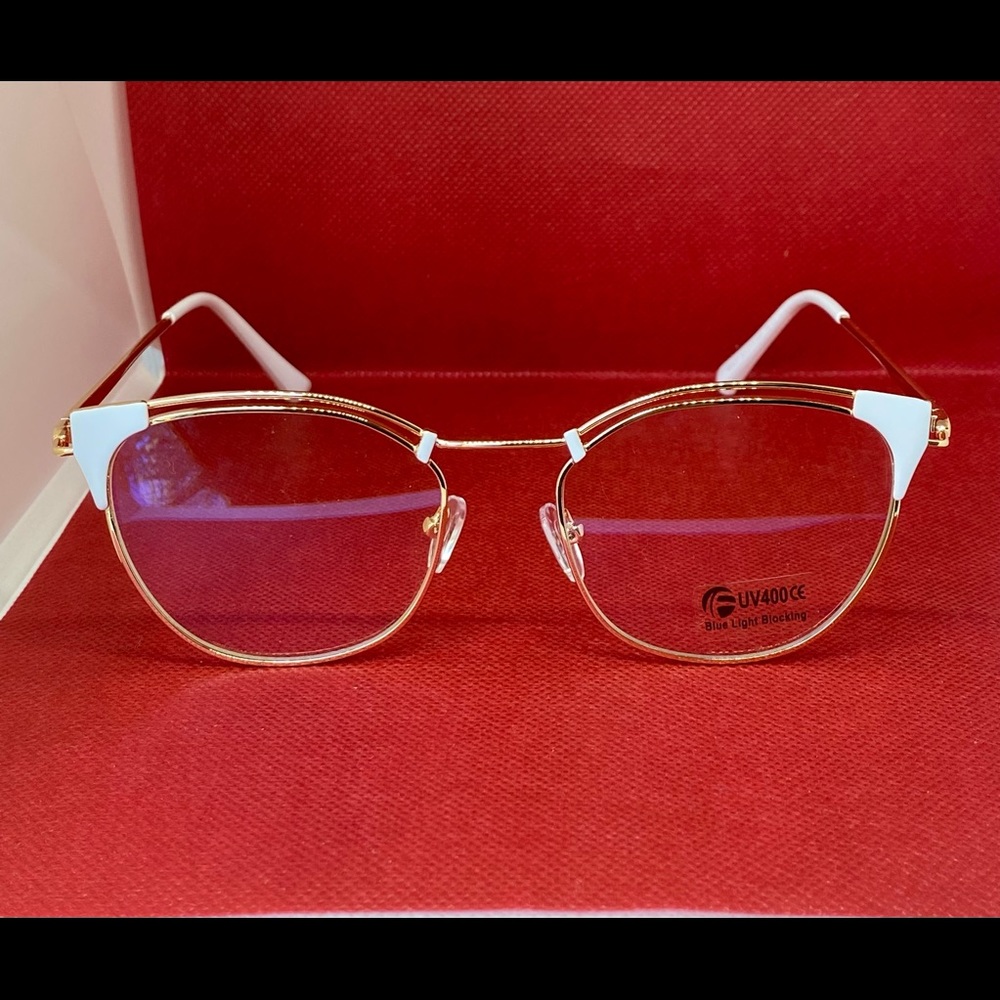 Women’s blueblocking eyewear